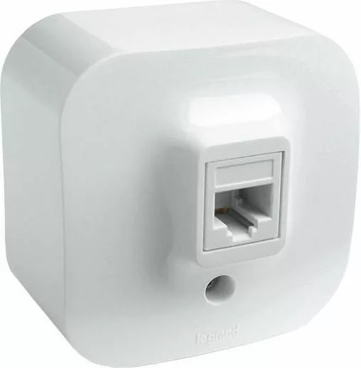 Розетка телефонная Legrand Quteo 7 822 14 (белый)