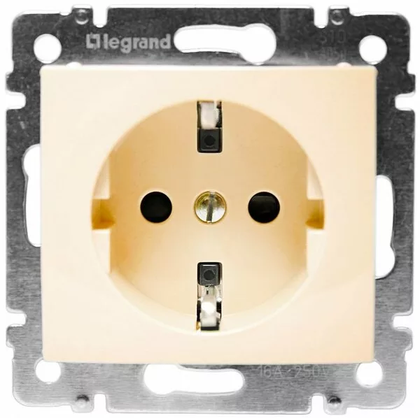 Розетка Legrand Valena 695612 (слоновая кость)