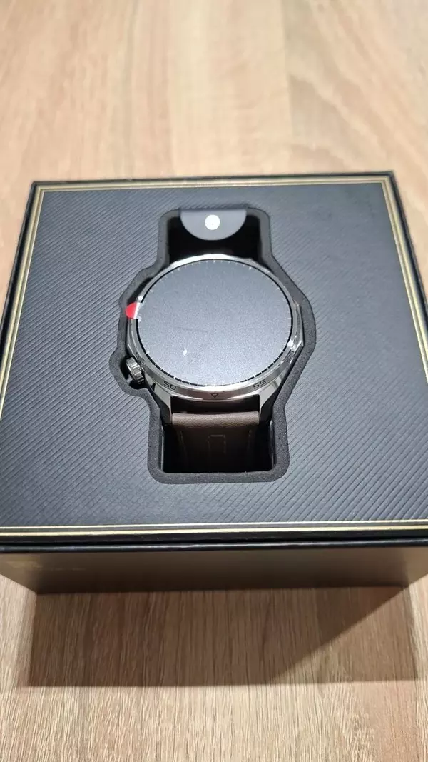 Смарт-часы Huawei Watch GT 6 46мм, серый кожаный ремешок (уценка)